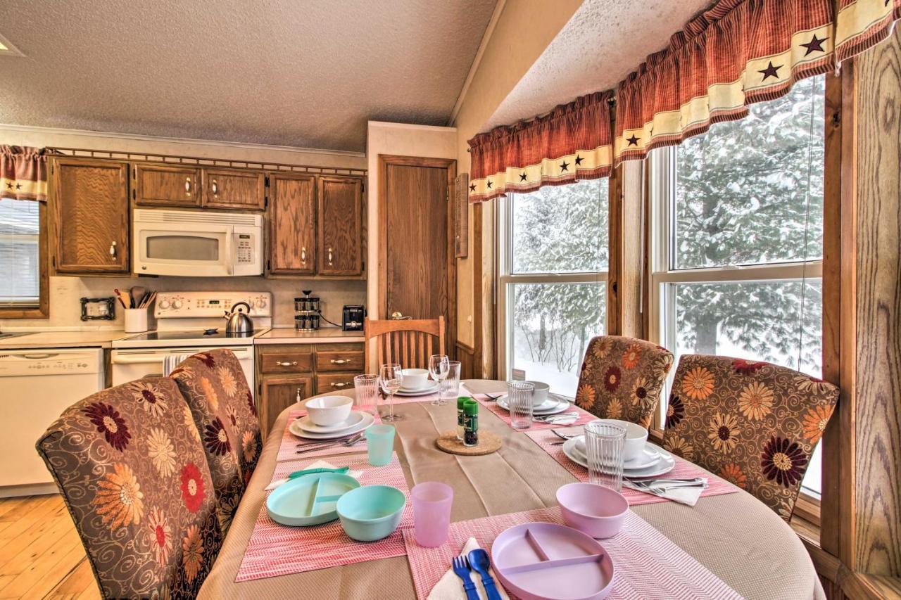 Cozy Crosby Cabin Near Serpent Lake And Main St Exterior foto