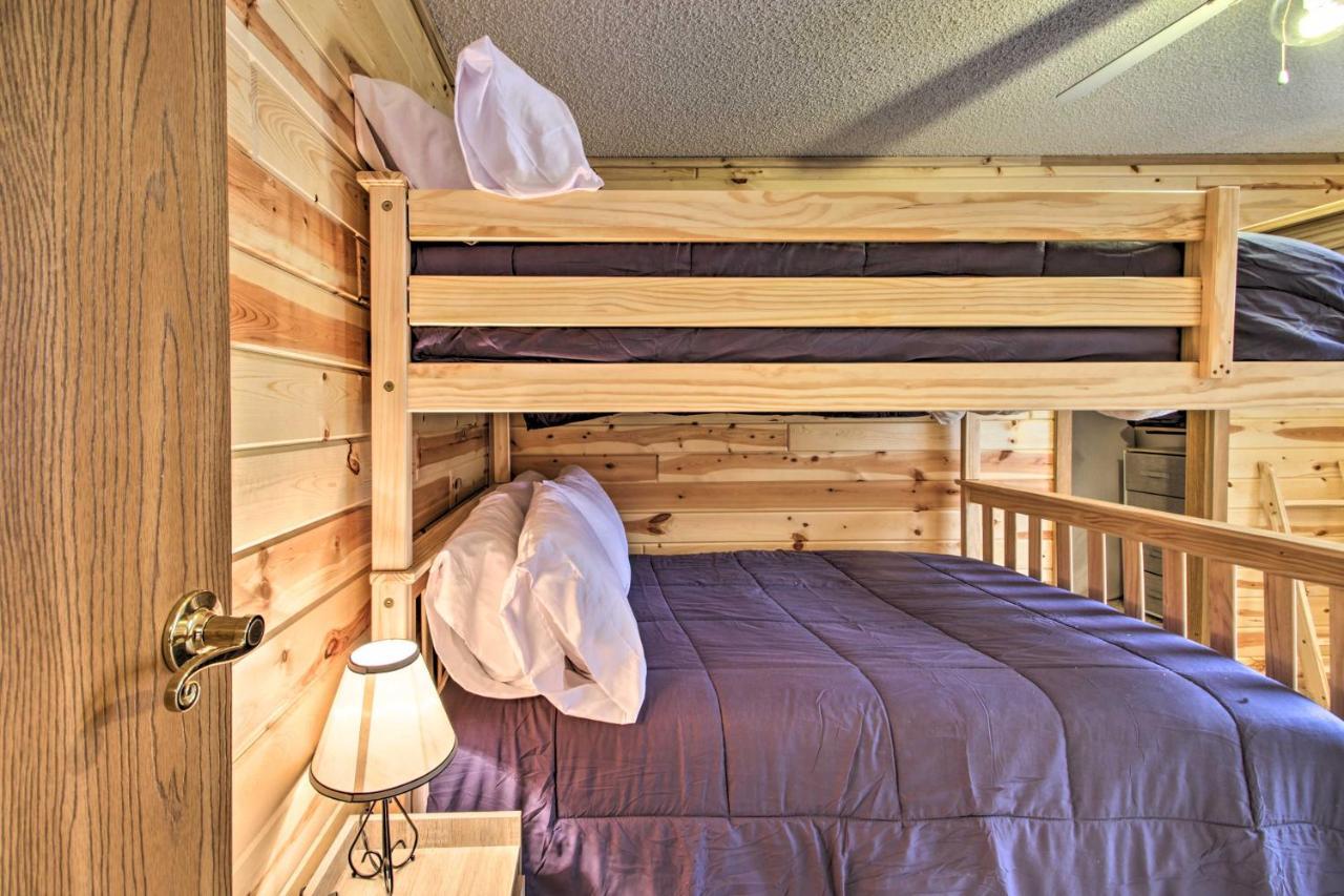 Cozy Crosby Cabin Near Serpent Lake And Main St Exterior foto
